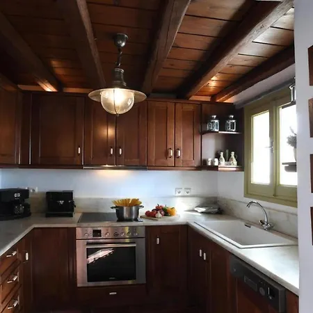 Theassis Apartment