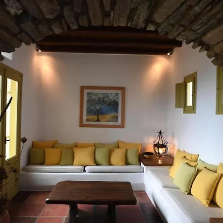 Theassis Apartment