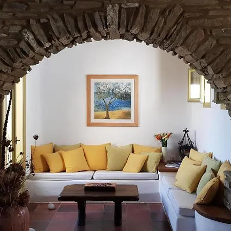 Theassis Apartment